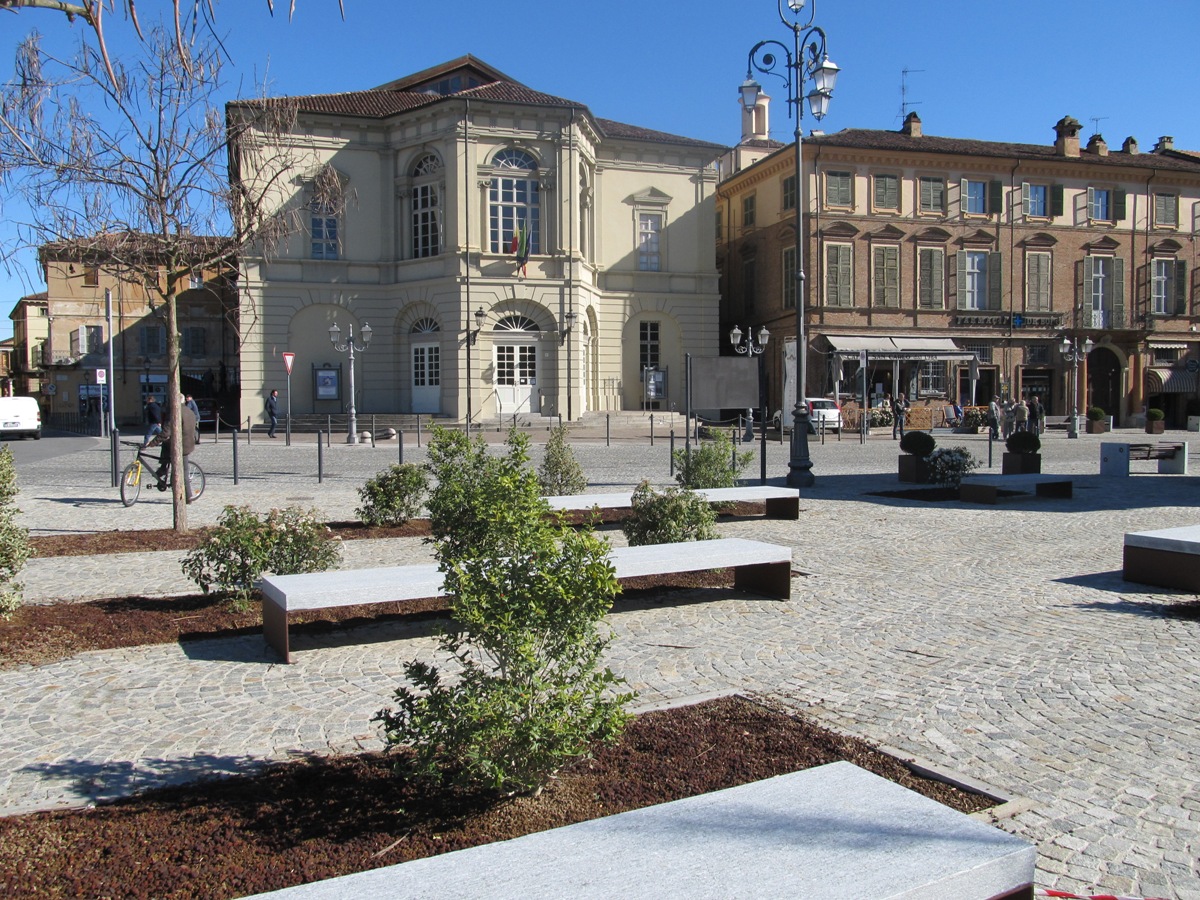 Casale Monferrato: “Vicini di casa” in cartellone al Municipale