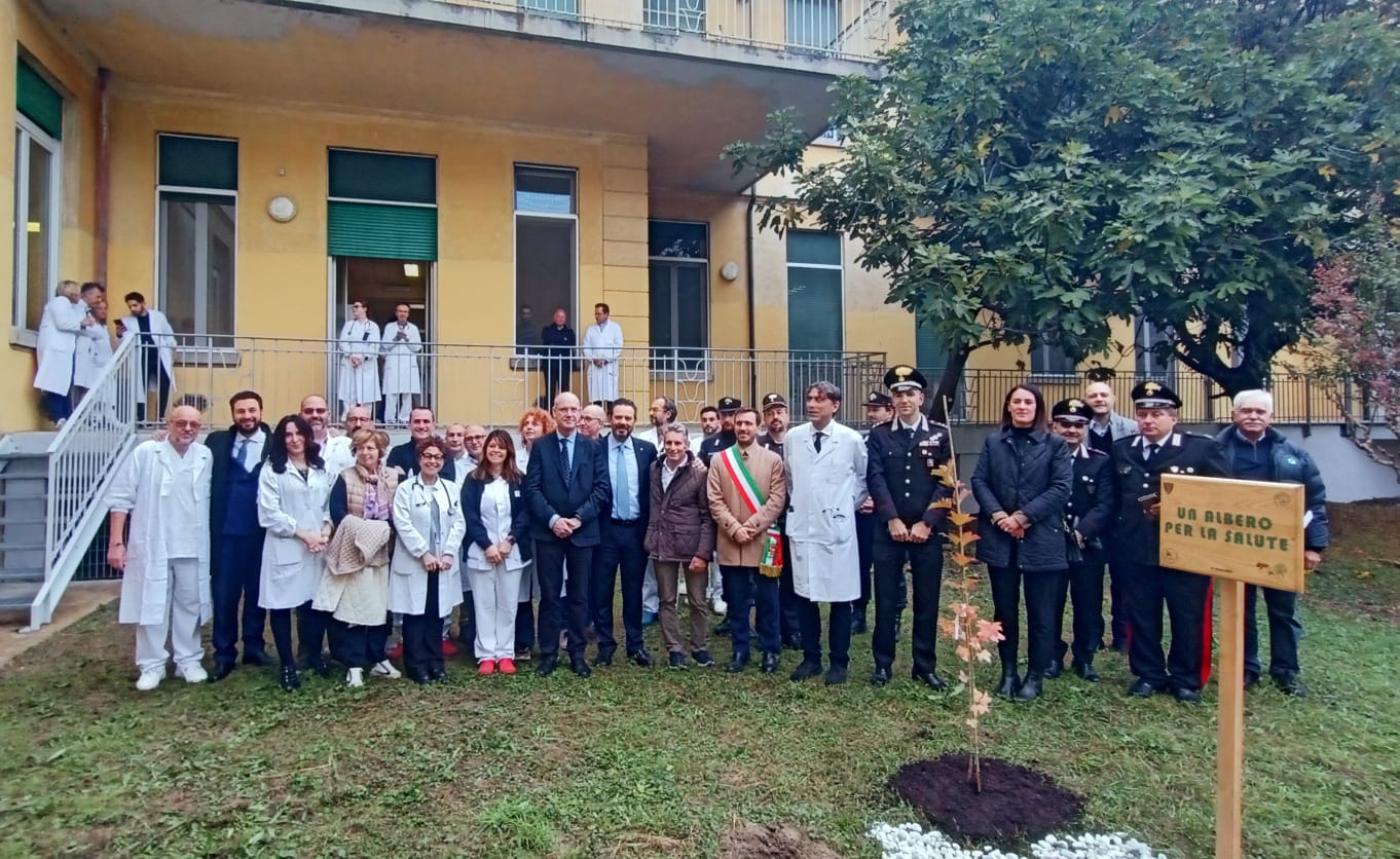 Casale Monferrato: “Un Albero per la Salute” al Santo Spirito di Casale; un gesto concreto di alleanza tra sanità e ambiente.